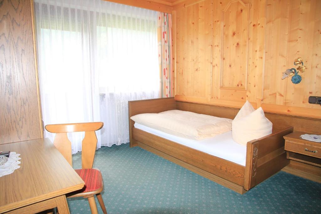 Berghaus Maria Bed and Breakfast Pettneu am Arlberg Δωμάτιο φωτογραφία