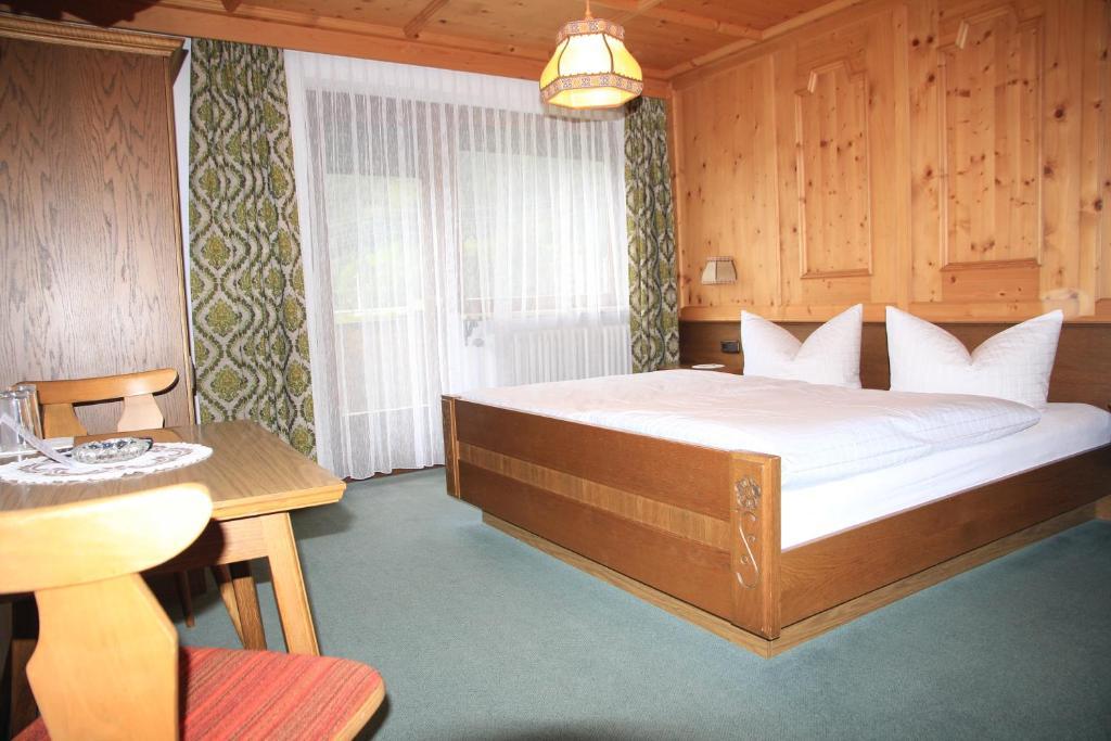 Berghaus Maria Bed and Breakfast Pettneu am Arlberg Δωμάτιο φωτογραφία