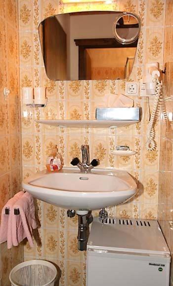 Berghaus Maria Bed and Breakfast Pettneu am Arlberg Δωμάτιο φωτογραφία