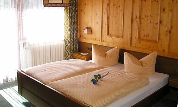 Berghaus Maria Bed and Breakfast Pettneu am Arlberg Δωμάτιο φωτογραφία
